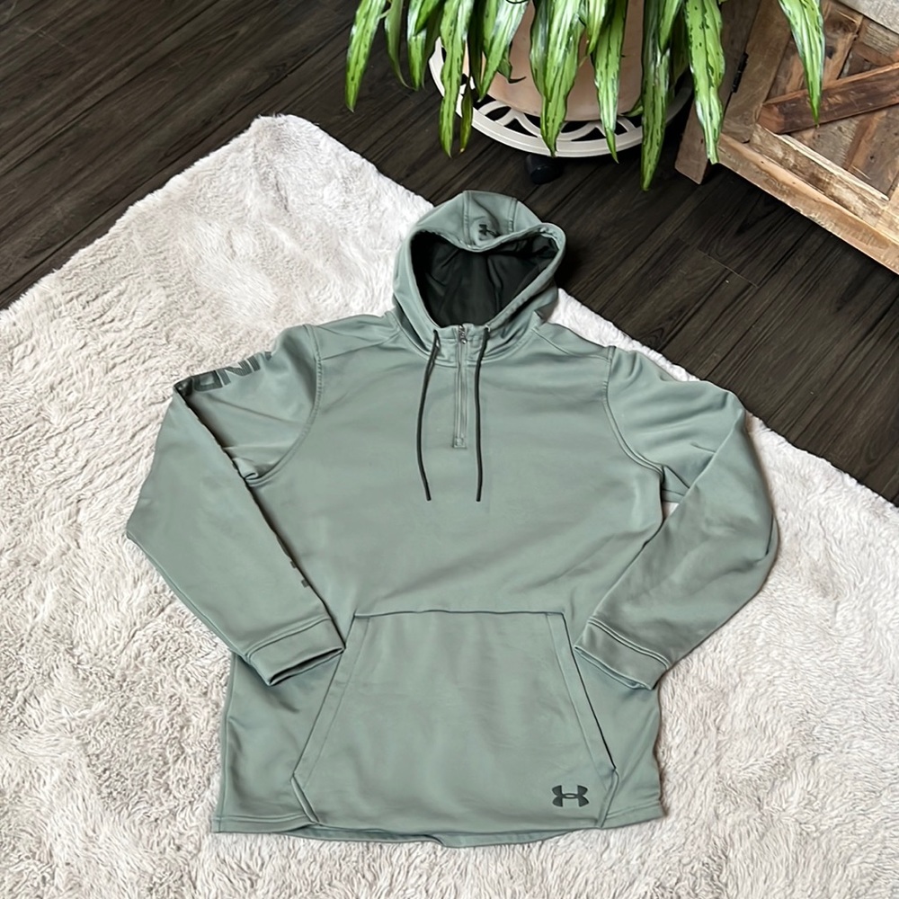 Under Armor hoodie like new L cute